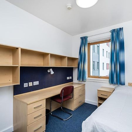 1 Night Free Comfortable Ensuite Rooms, Gillingham - Sk Hoo Kültér fotó
