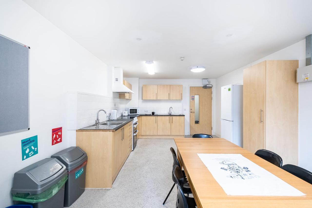 1 Night Free Comfortable Ensuite Rooms, Gillingham - Sk Hoo Kültér fotó