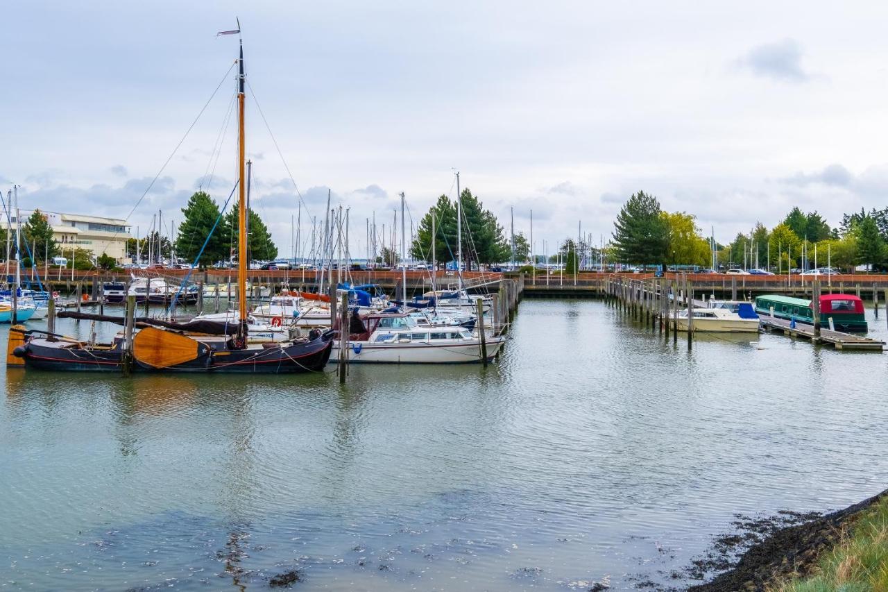1 Night Free Comfortable Ensuite Rooms, Gillingham - Sk Hoo Kültér fotó
