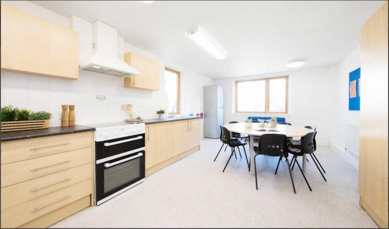 1 Night Free Comfortable Ensuite Rooms, Gillingham - Sk Hoo Kültér fotó