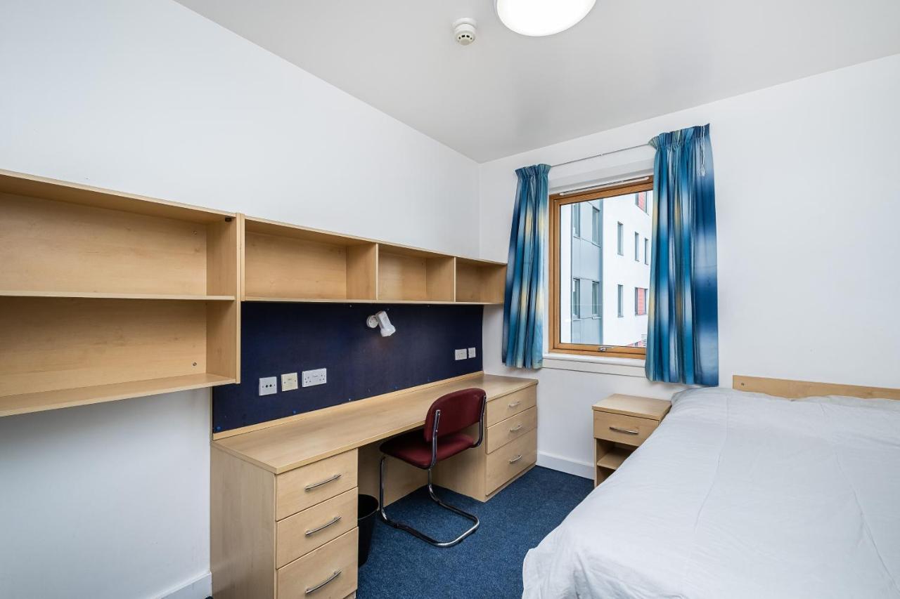 1 Night Free Comfortable Ensuite Rooms, Gillingham - Sk Hoo Kültér fotó