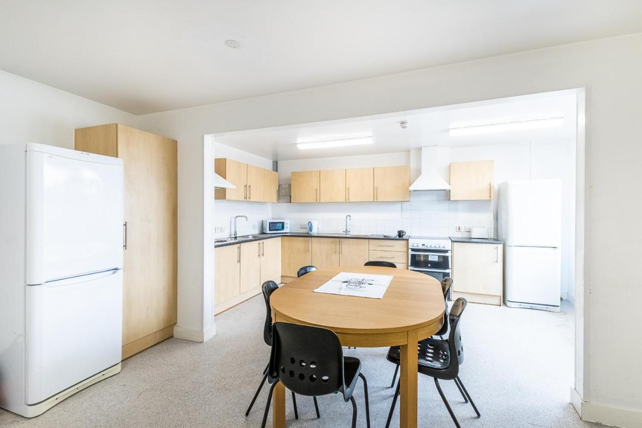 1 Night Free Comfortable Ensuite Rooms, Gillingham - Sk Hoo Kültér fotó